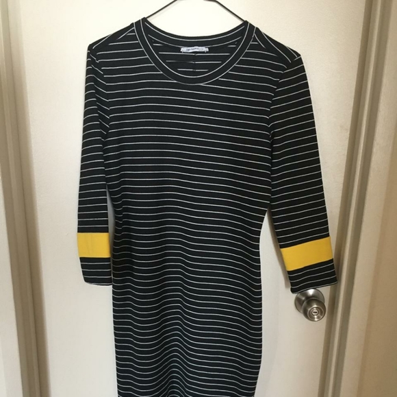 **SOLD**Zara Trafuluc bodycon dress - Picture 2 of 4